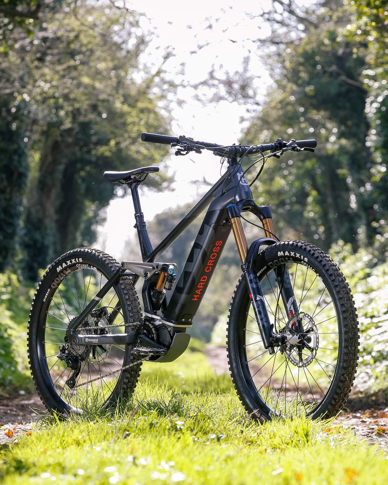Husqvarna Hard Cross 9 Profile